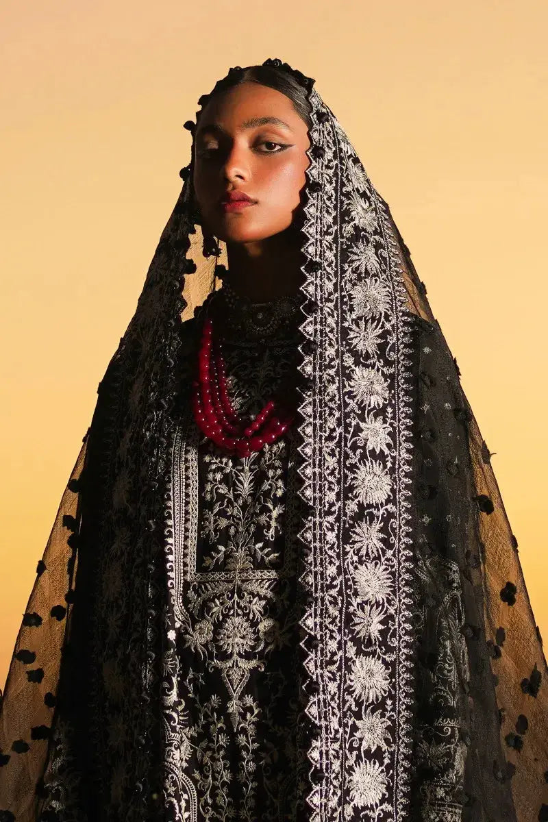 Sana Safinaz | Luxury Lawn 2023 | L231-008A-CZ - Pakistani Designer Dress - by Sana Safinaz | Type: Luxury - 100% Original at Saira Sultan