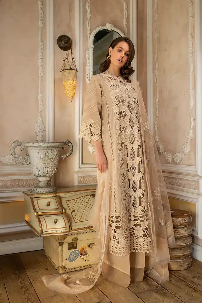 Sobia Nazir | Luxury Lawn 2023 | 13A - Pakistani Designer Dress - by Sobia Nazir | Type: Luxury - 100% Original at Saira Sultan