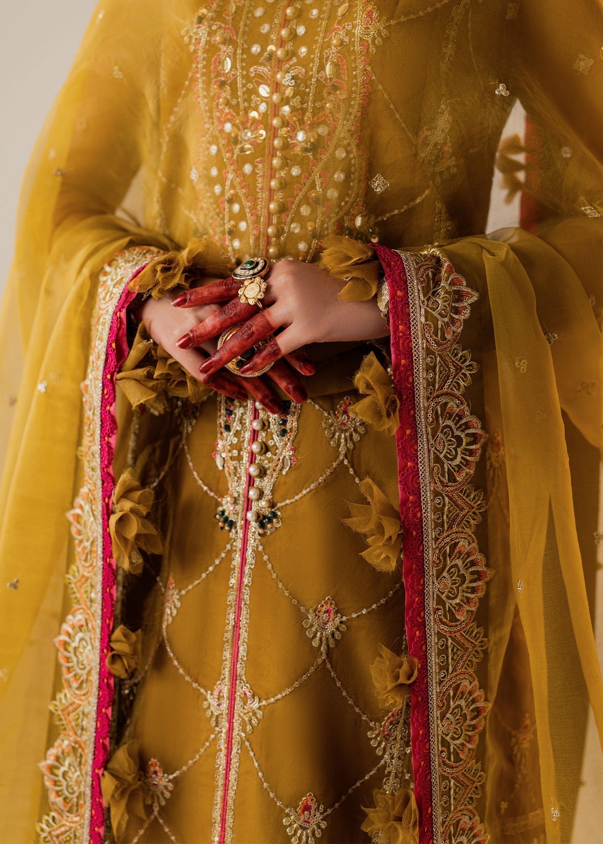 Shurooq | Zara Edit 24 | Keyseria M mendhi Organza
