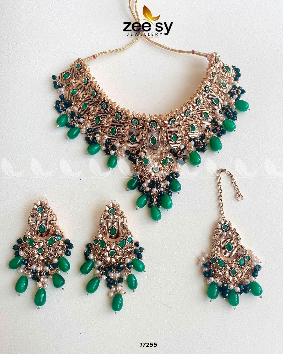 Solitaire Necklace Green