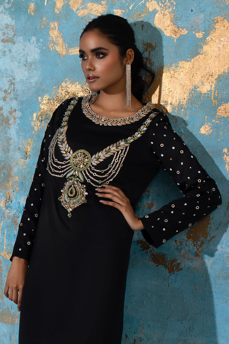 Wardha Saleem | Luxury Pret Fusion Wear | BELLE - KAFTAN M Black Crepe Silk