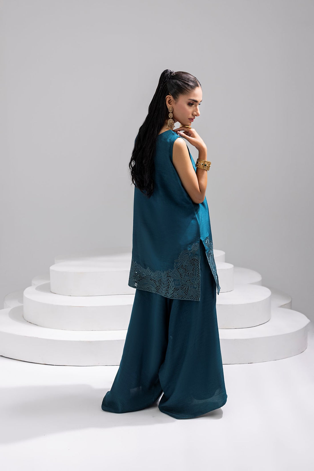 Amani | Aira Festive Wear | ZAHARA - Pakistani Designer Dress - by Amani - Type : Ladies Clothes - 100% Original at Saira Sultan