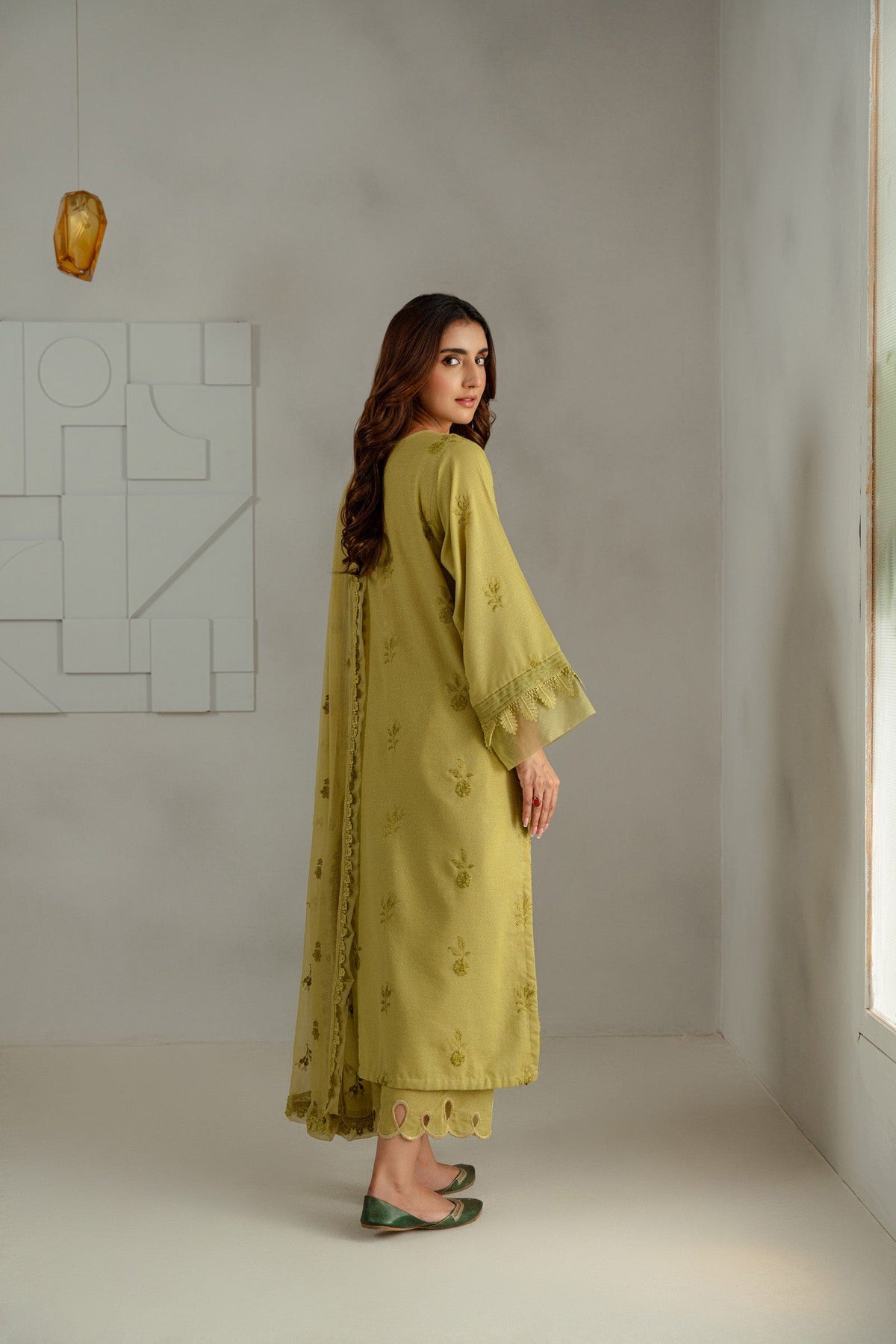 Taana Baana | Manzil Winter | C3416A S Parrot Green Karandi