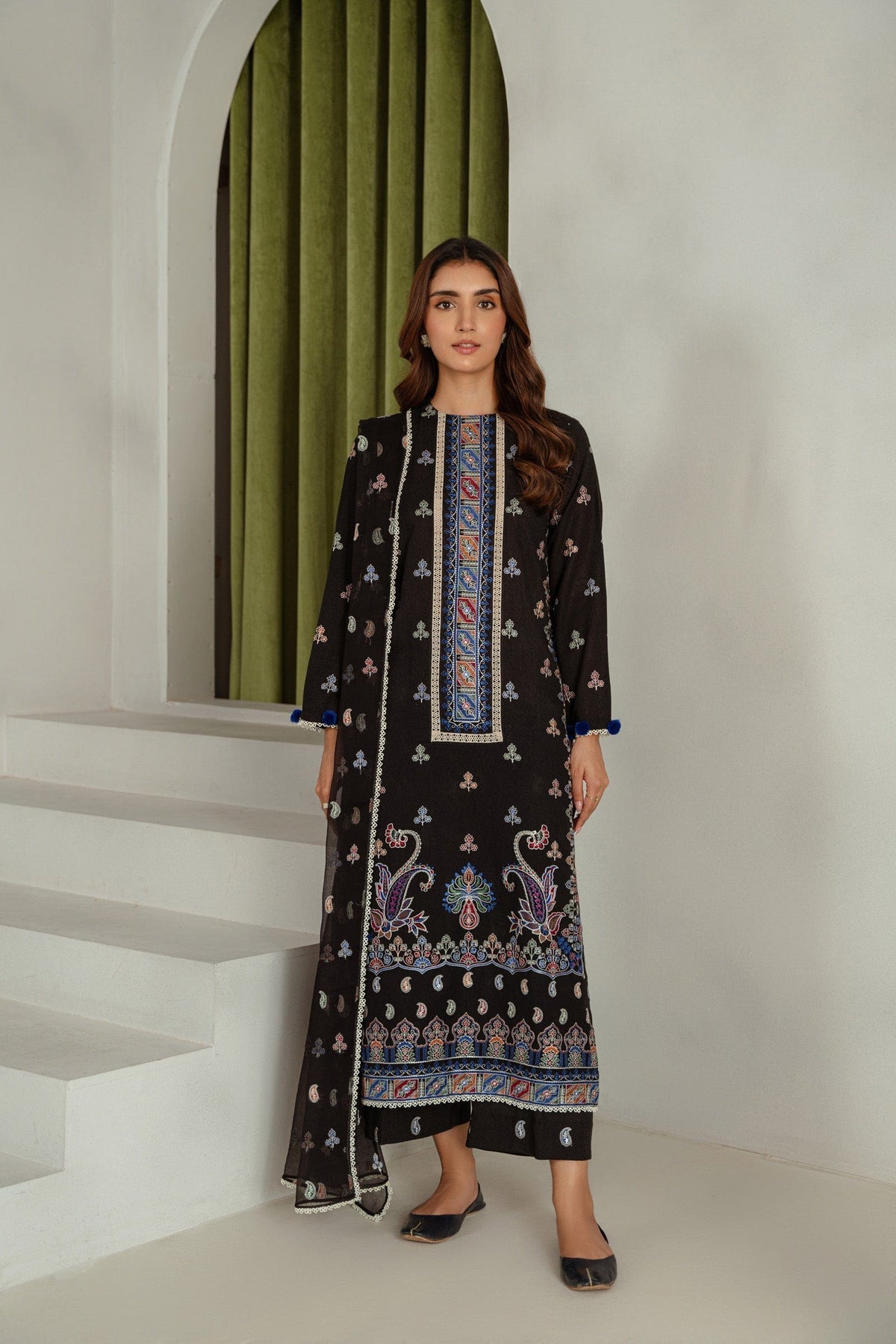 Taana Baana | Manzil Winter | S3395B XS Black Karandi