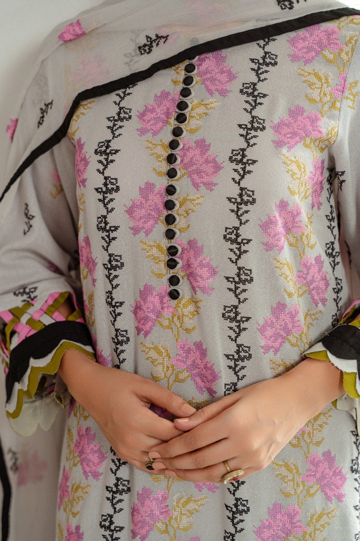 Taana Baana | Manzil Winter | C3409B M Silver Slub Khaddar