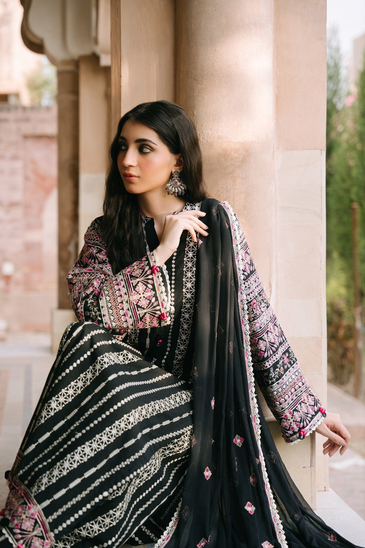 Taana Baana | Manzil Winter | B3401A L Black Slub Khaddar