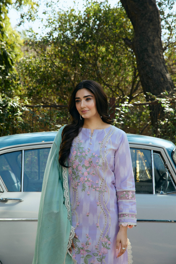 Manara | Vintage Flora 25 | MAHRANG M Lilac Lawn
