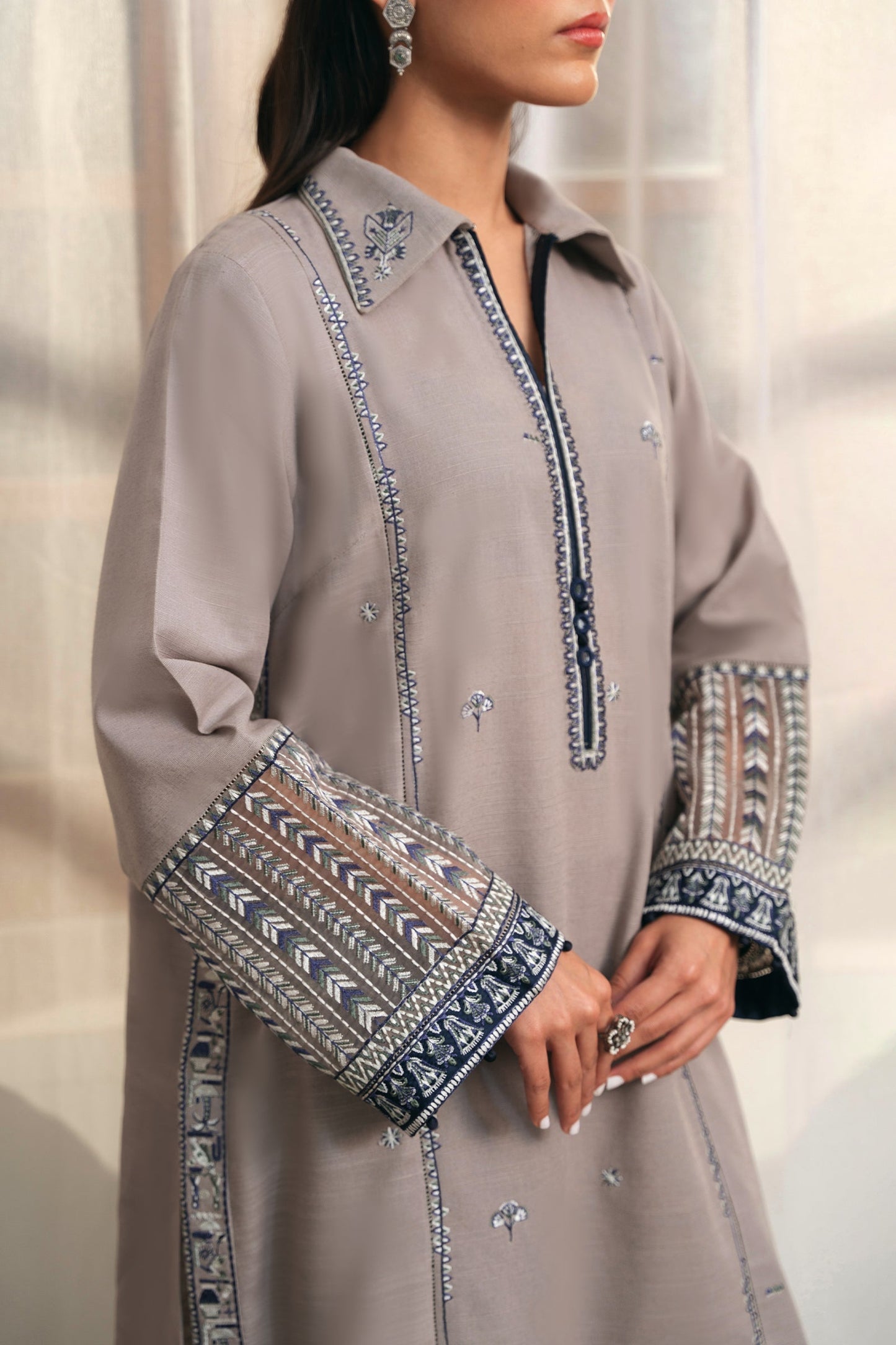 Zaha | Aangan Ready to Wear | ZOHRA (ZRW-20910) S Cloud Gray Khaddar