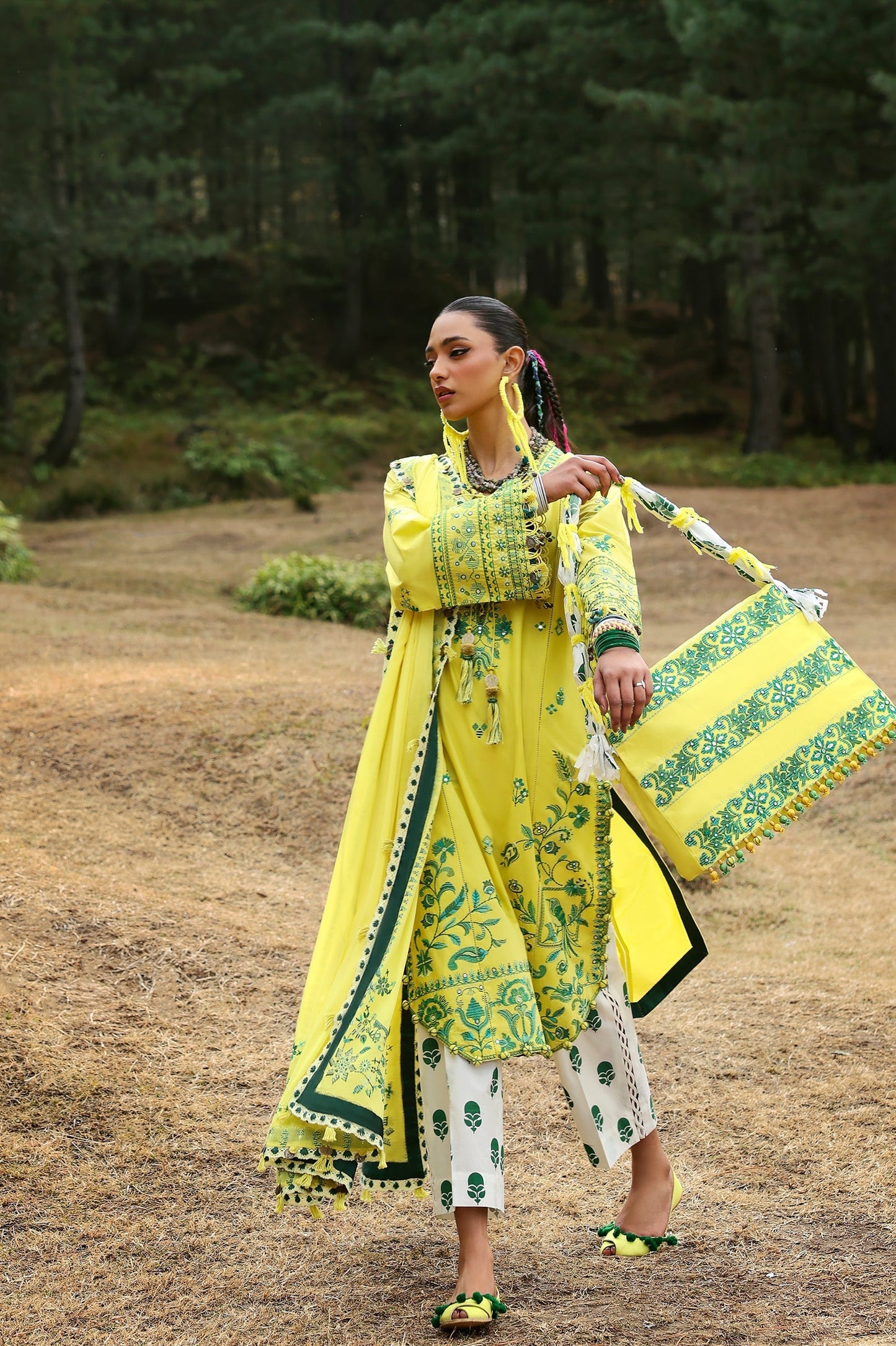 Zaha | Lawn 25 | ELAYA (ZL25-10 B) S Neon Green Lawn