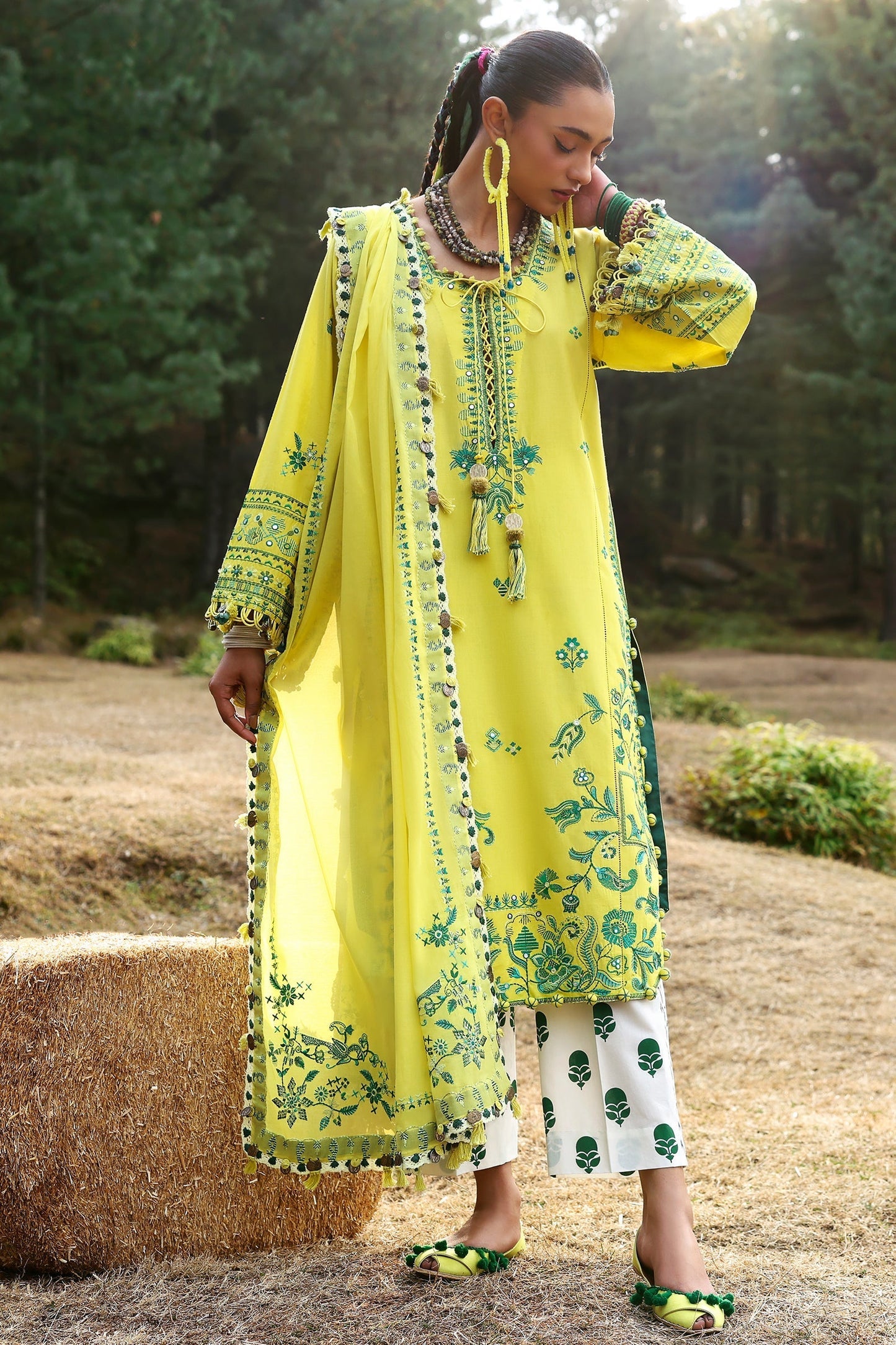 Zaha | Lawn 25 | ELAYA (ZL25-10 B) XS Neon Green Lawn