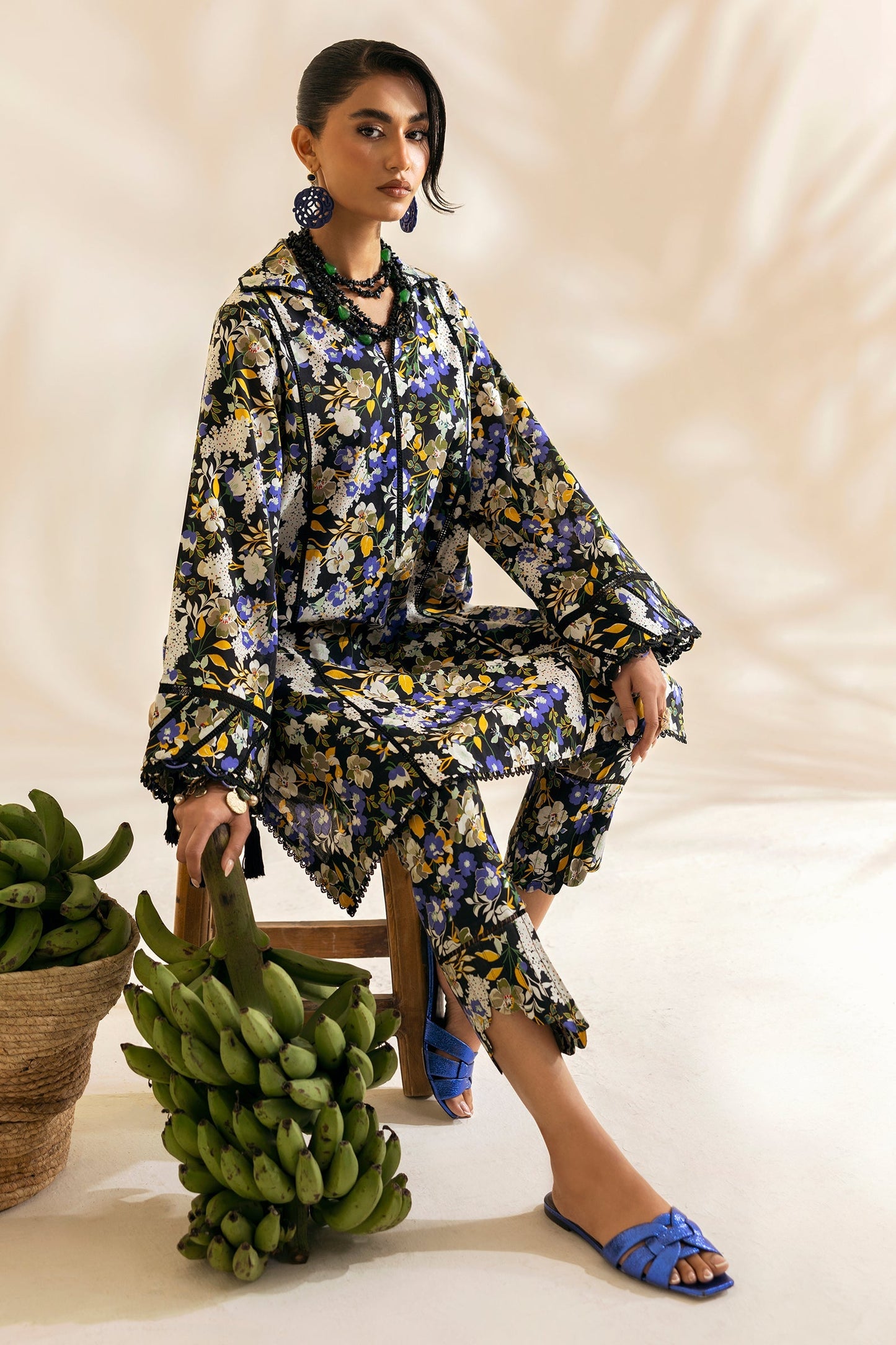 Zaha | Pop RTW | SOLEO L Black Lawn