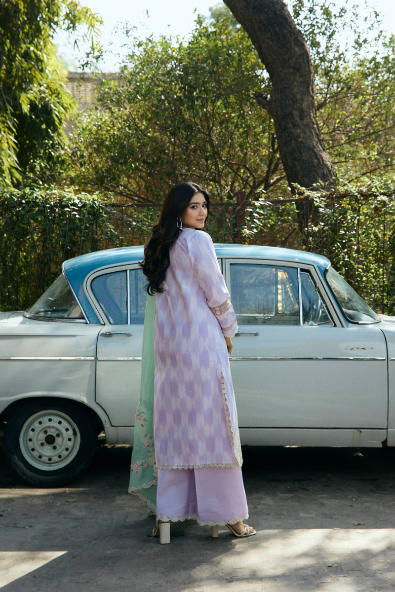 Manara | Vintage Flora 25 | MAHRANG S Lilac Lawn