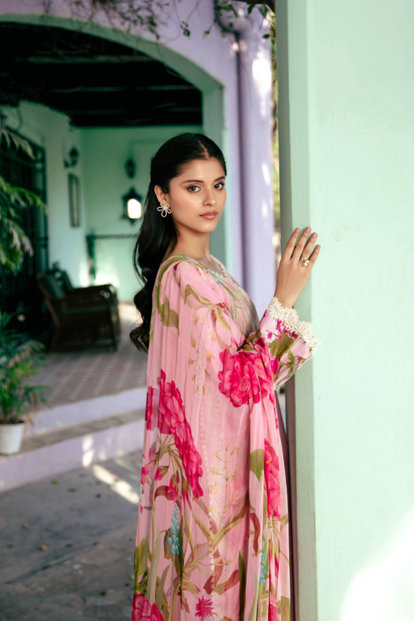 Manara | Vintage Flora 25 | SIERRA L Light Pink Lawn
