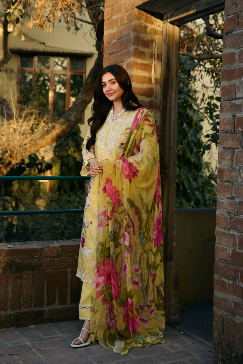 Manara | Vintage Flora 25 | LENA XS Maize Yellow Lawn
