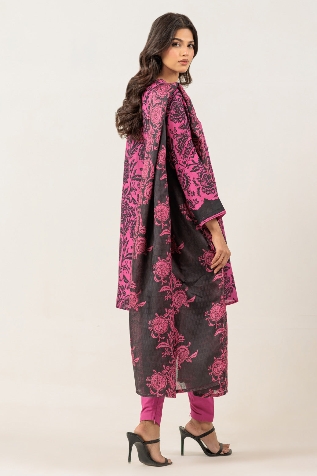 Bonanza Satrangi | Pink Khaddar 3 Piece (WS2243P25) 16 Pink