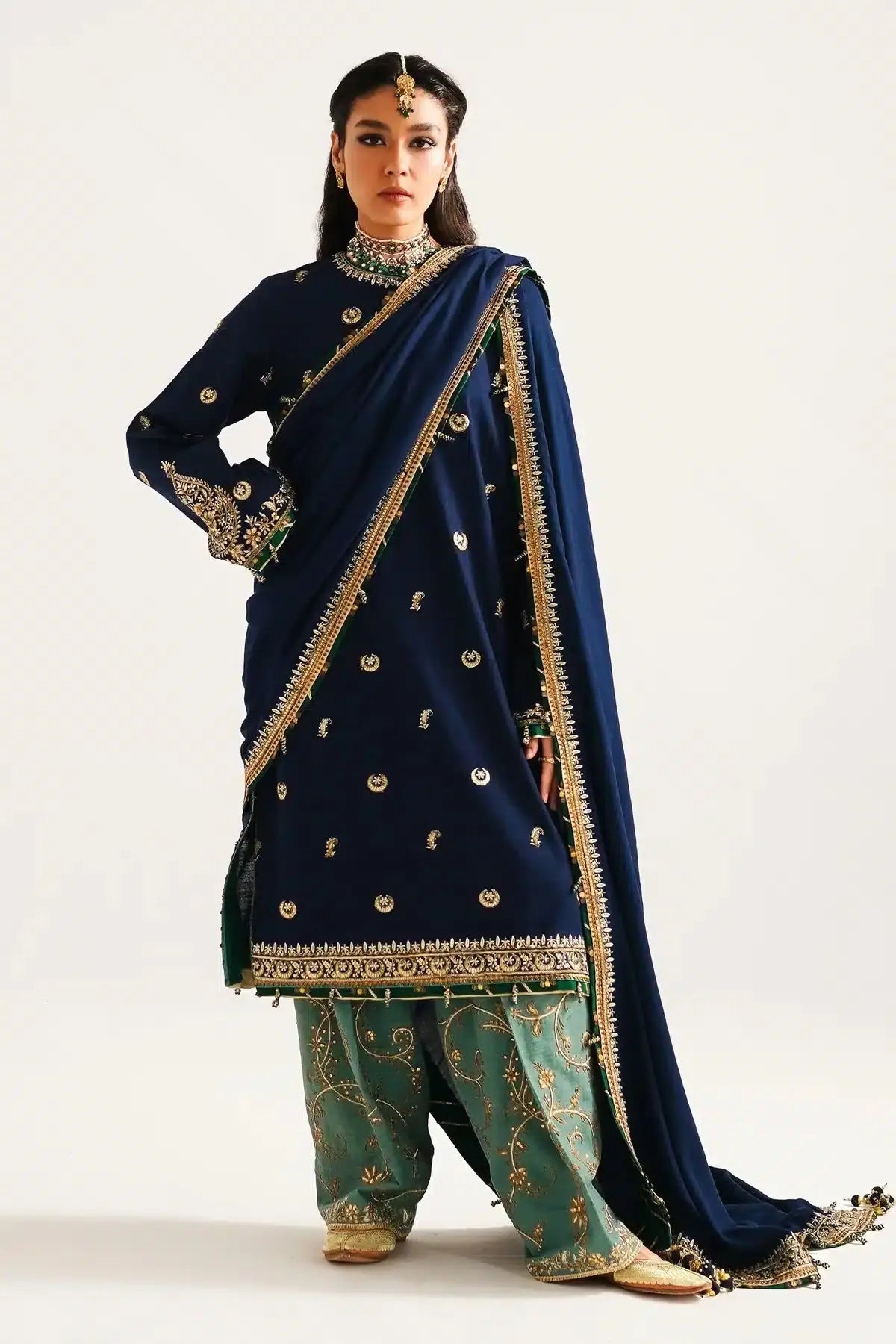 Zara ShahJahan | Winter Shawl 23 | WS23-D1 - Pakistani Designer Dress - by Zara Shahjahan | Type: Luxury - 100% Original at Saira Sultan
