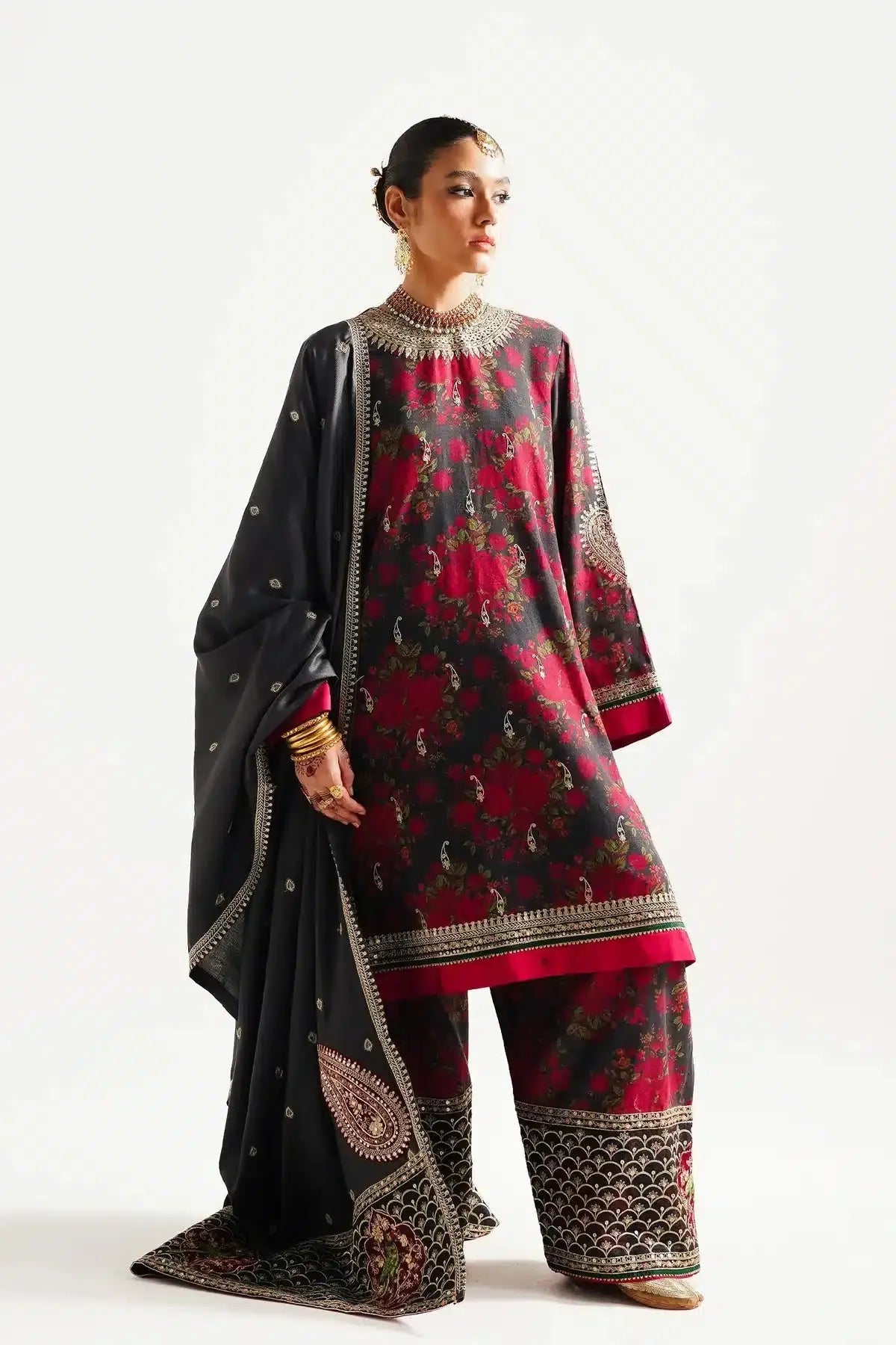 Zara ShahJahan | Winter Shawl 23 | WS23-D3 - Pakistani Designer Dress - by Zara Sahjahan | Type: Luxury - 100% Original at Saira Sultan