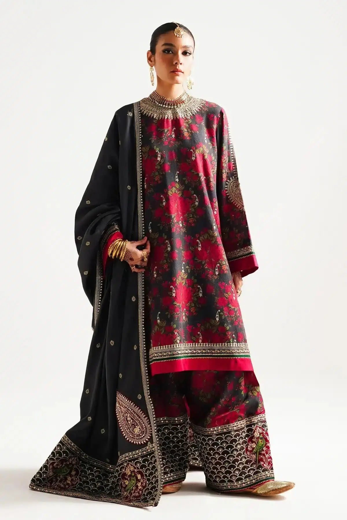 Zara ShahJahan | Winter Shawl 23 | WS23-D3 - Pakistani Designer Dress - by Zara Sahjahan | Type: Luxury - 100% Original at Saira Sultan