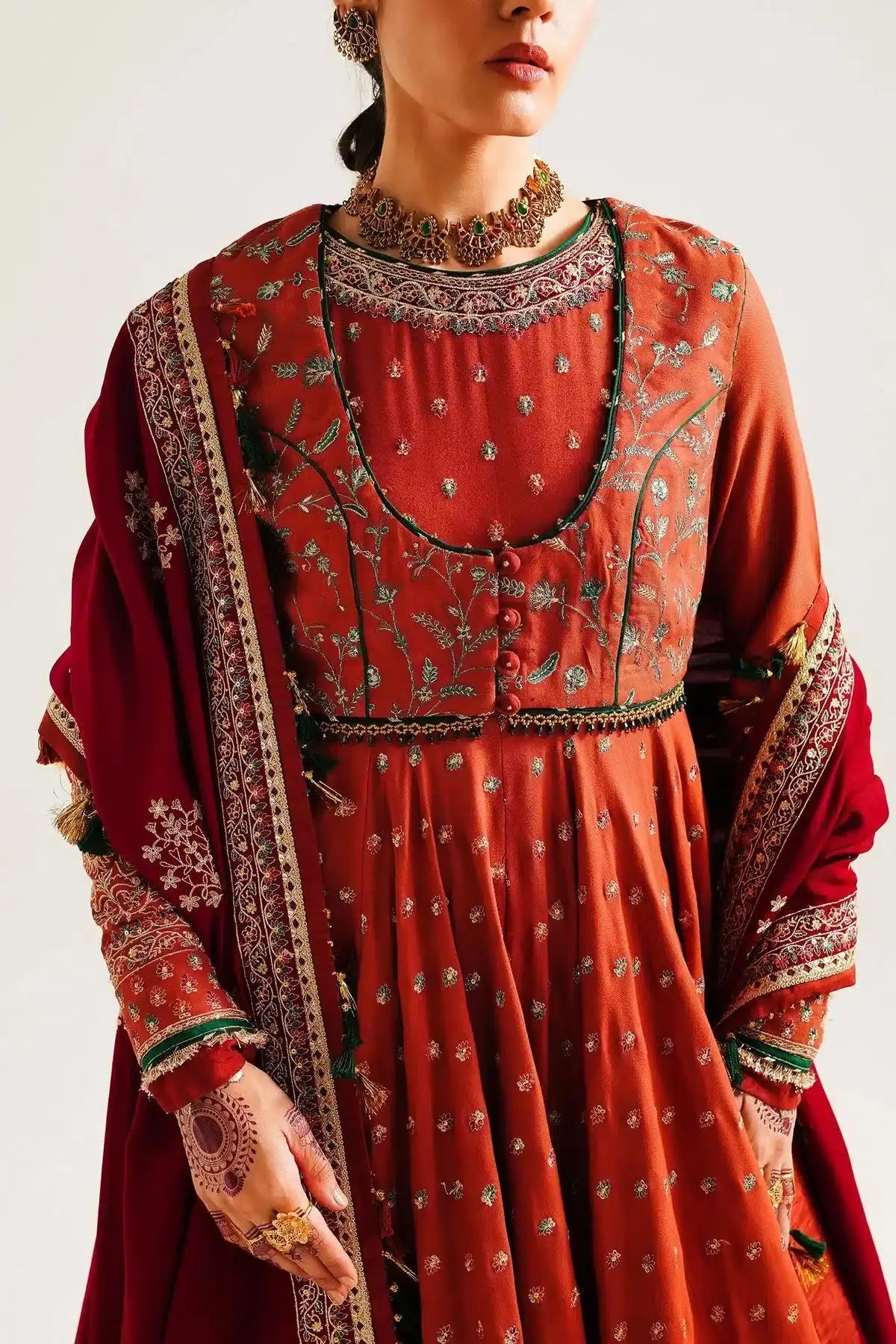 Zara ShahJahan | Winter Shawl 23 | WS23-D4 - Pakistani Designer Dress - by Zara Shahjahan | Type: Luxury - 100% Original at Saira Sultan