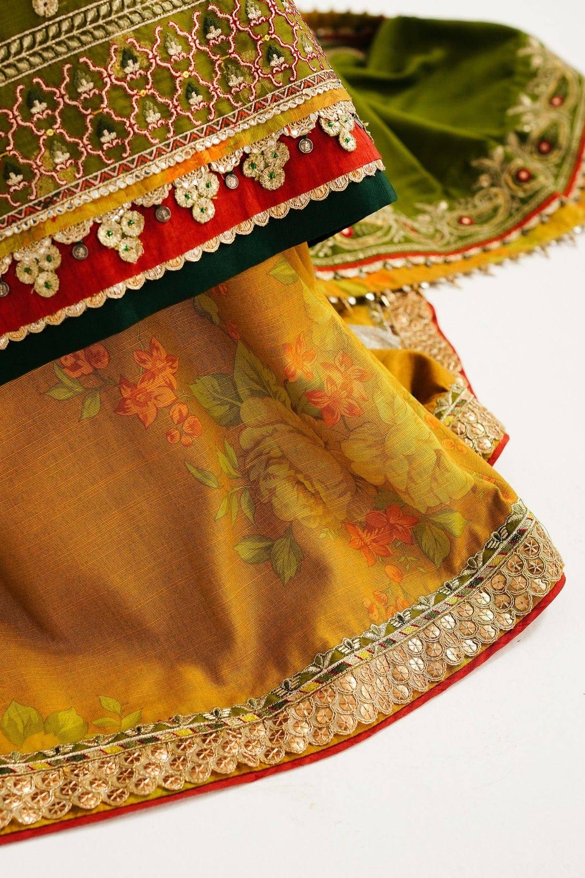 Zara ShahJahan | Winter Shawl 23 | WS23-D6 - Pakistani Designer Dress - by Zara Shahjahan | Type: Luxury - 100% Original at Saira Sultan