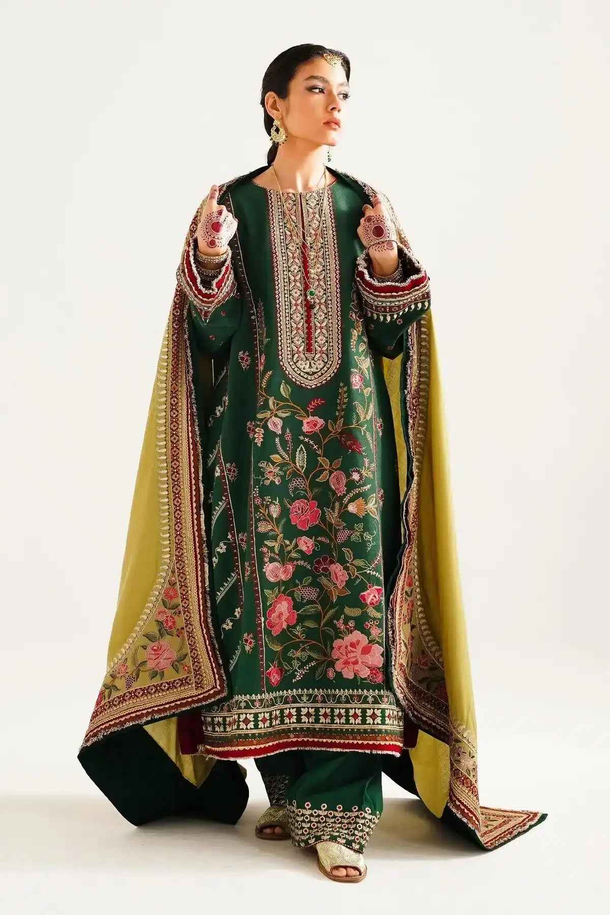 Zara ShahJahan | Winter Shawl 23 | WS23-D7 - Pakistani Designer Dress - by Zara Shahjahan | Type: Luxury - 100% Original at Saira Sultan