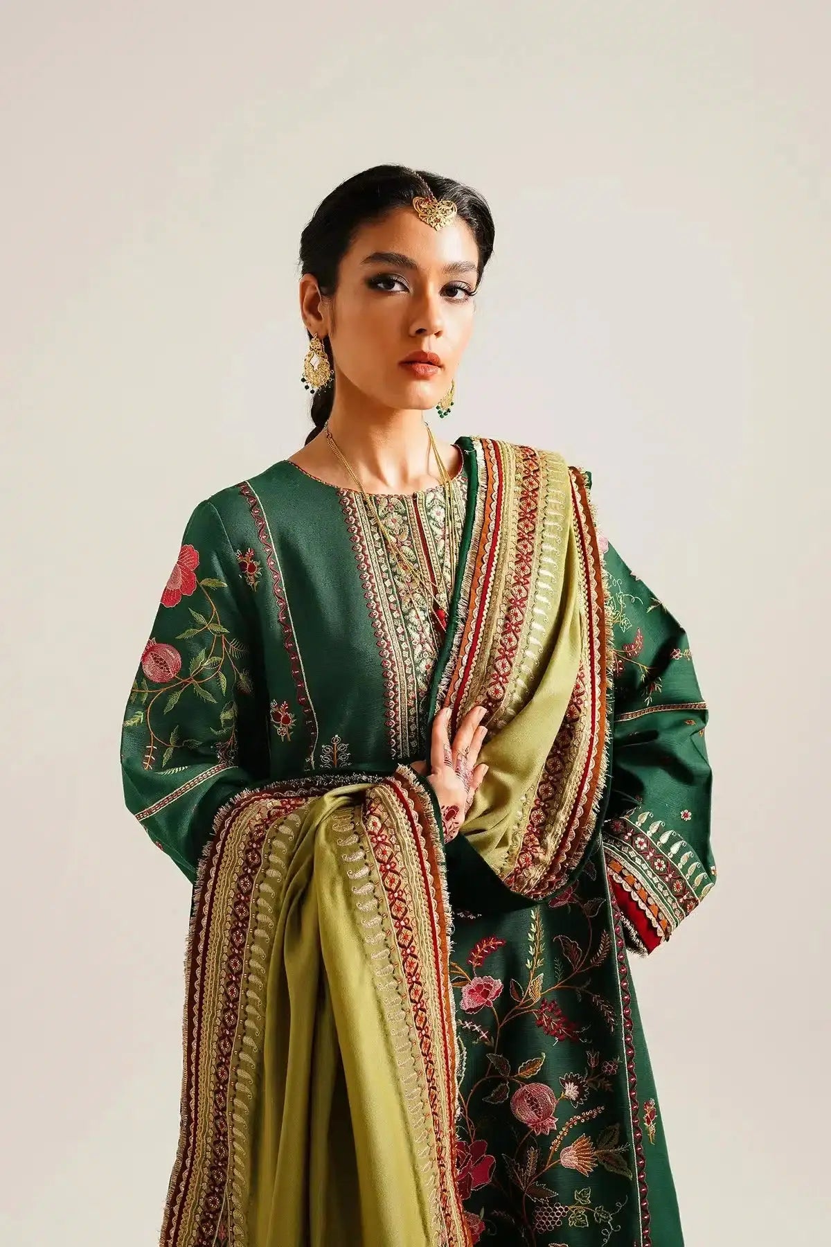 Zara ShahJahan | Winter Shawl 23 | WS23-D7 - Pakistani Designer Dress - by Zara Shahjahan | Type: Luxury - 100% Original at Saira Sultan