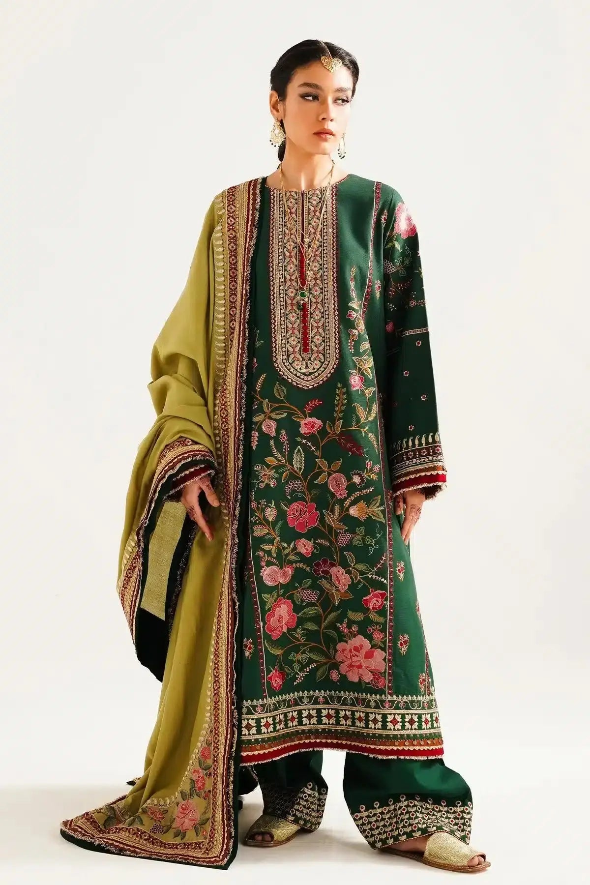 Zara ShahJahan | Winter Shawl 23 | WS23-D7 - Pakistani Designer Dress - by Zara Shahjahan | Type: Luxury - 100% Original at Saira Sultan
