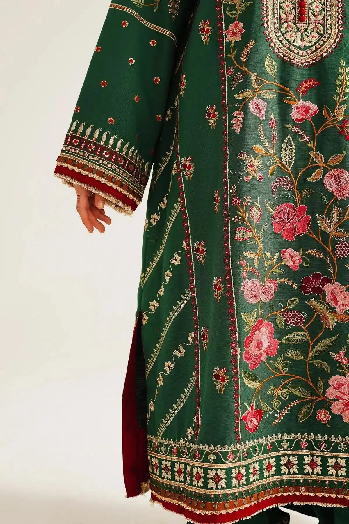 Zara ShahJahan | Winter Shawl 23 | WS23-D7 - Pakistani Designer Dress - by Zara Shahjahan | Type: Luxury - 100% Original at Saira Sultan