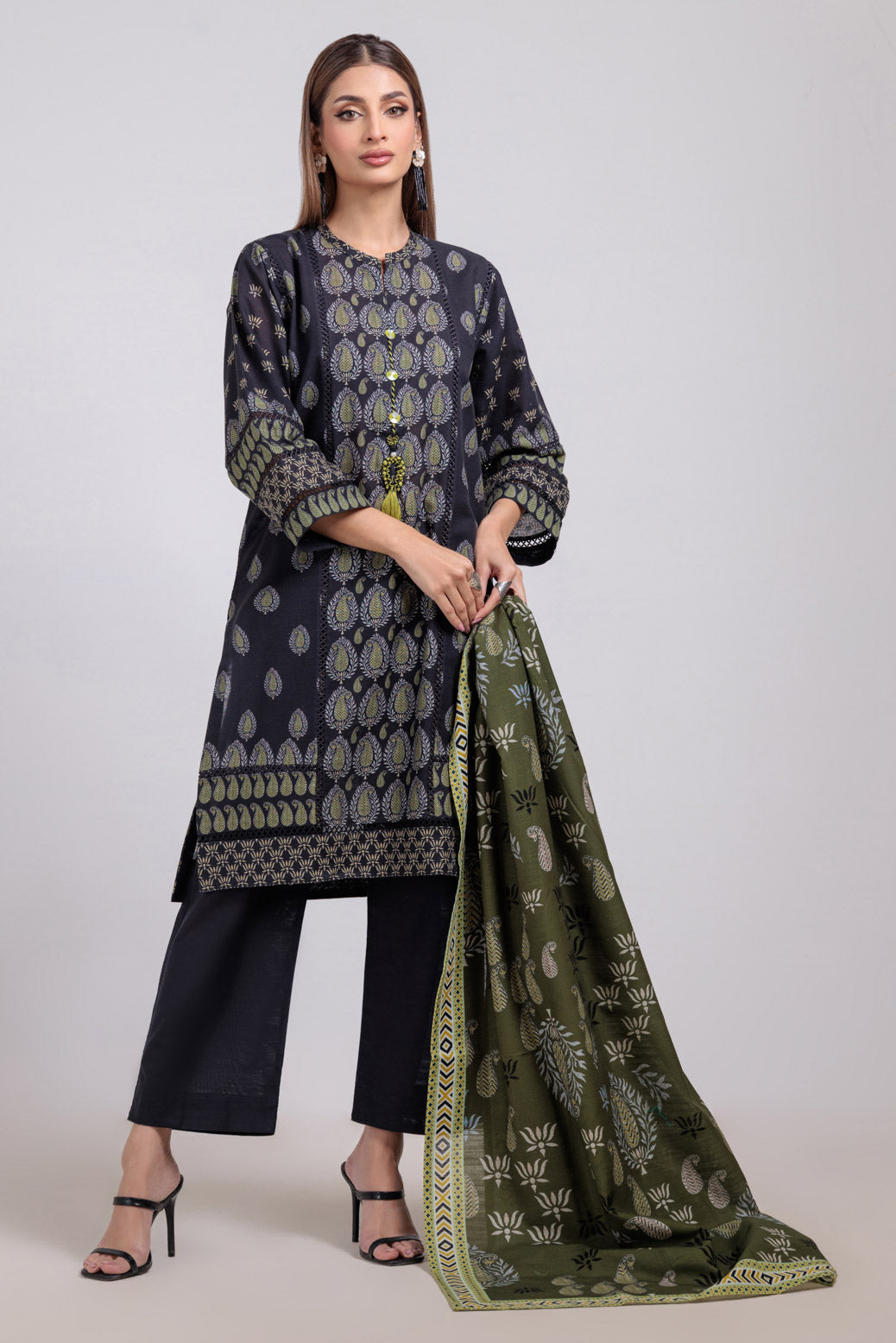 Bonanza Satrangi | Black Khaddar 3 Piece (WS6243P45) 8 Black