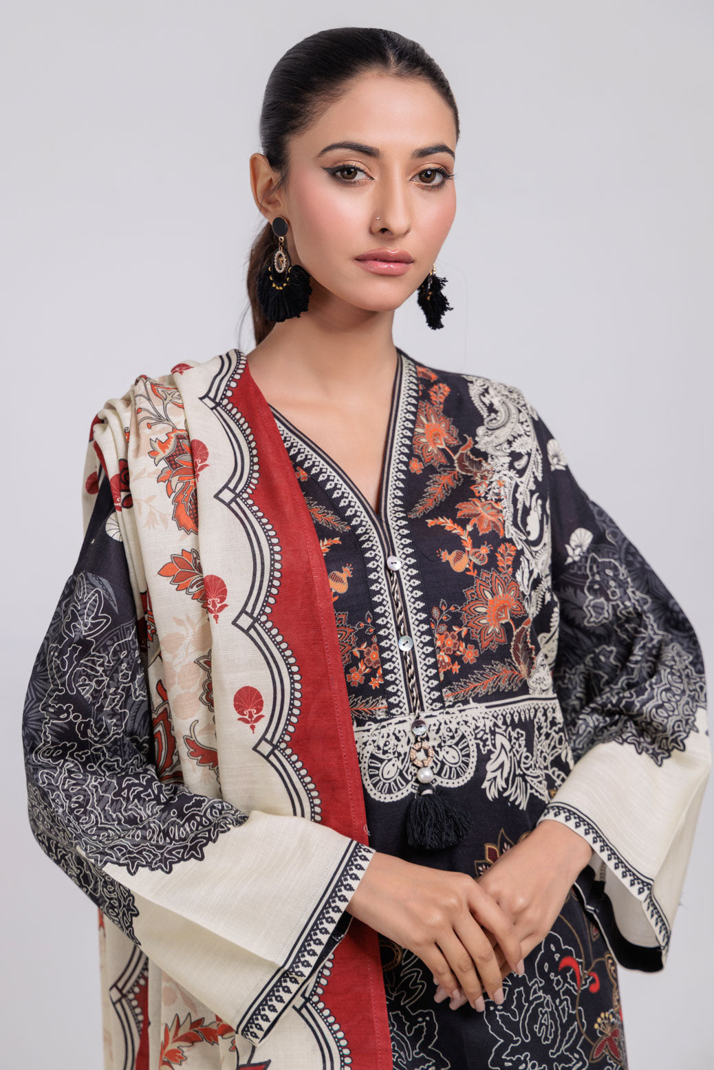 Bonanza Satrangi | Black Khaddar 3 Piece (WS7243P25) 12 Black