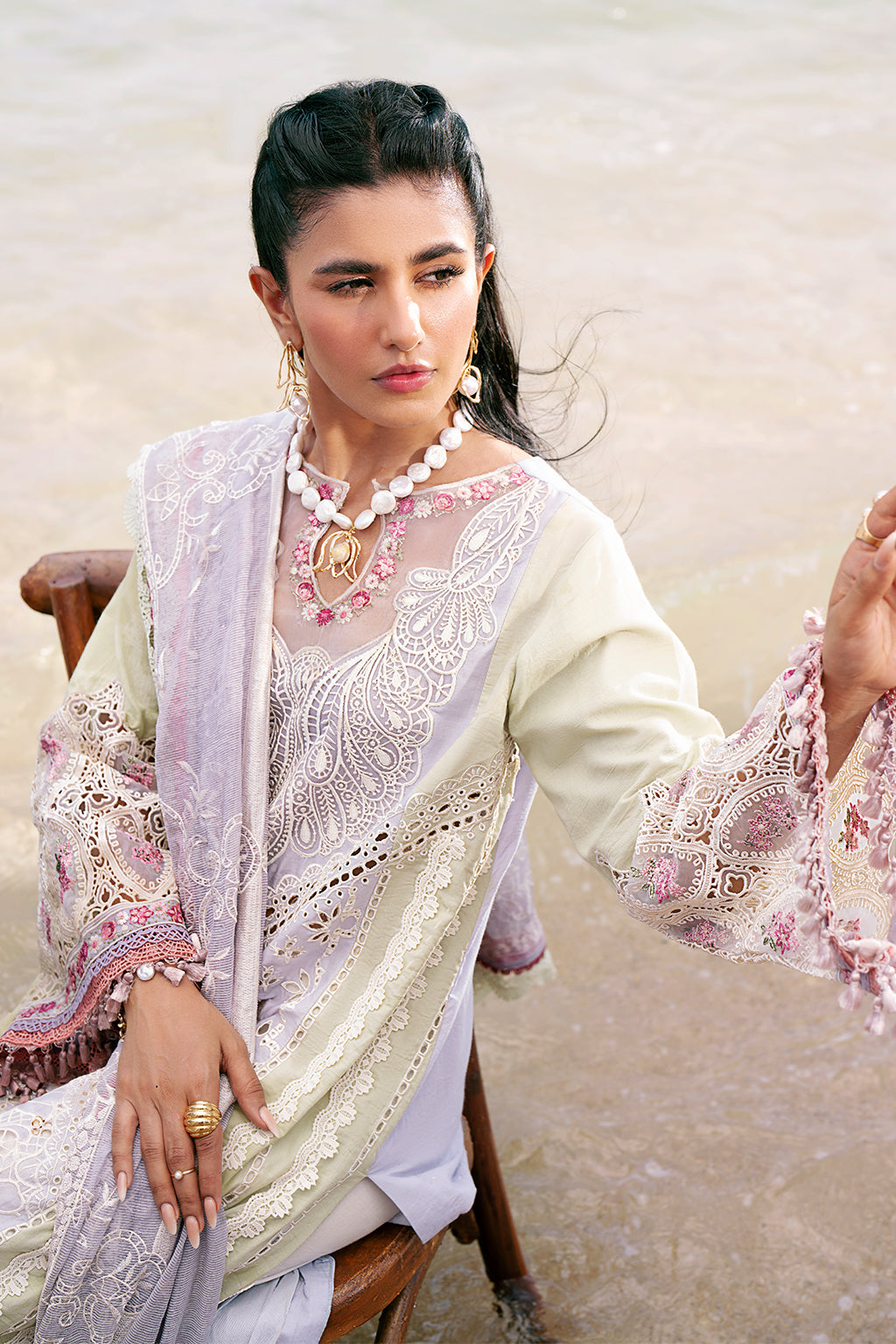 AJR Couture | Dastan Luxury Lawn 25 | Wave L Lilac Lawn