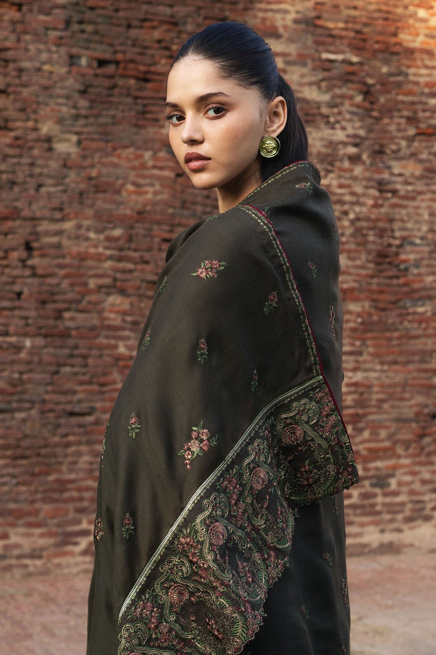 Zara Shahjahan | Winter 24 | ZOHREH-D5 - Pakistani Designer Dress - by Zara Sahjahan | Type: Ladies Clothes - 100% Original at Saira Sultan