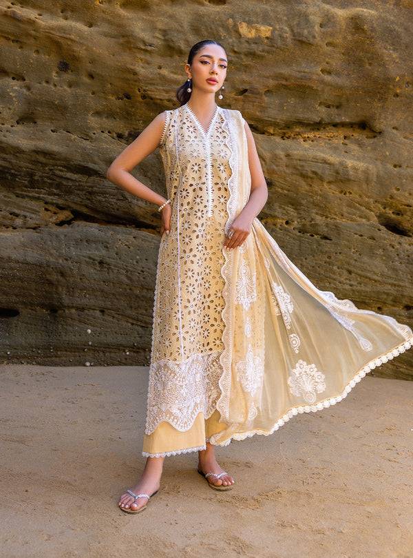 Zainab chottani | Luxury Chikankari 24 | MOTIA - 7B - Pakistani Designer Dress - by Zainab Chottani | Type: Luxury - 100% Original at Saira Sultan