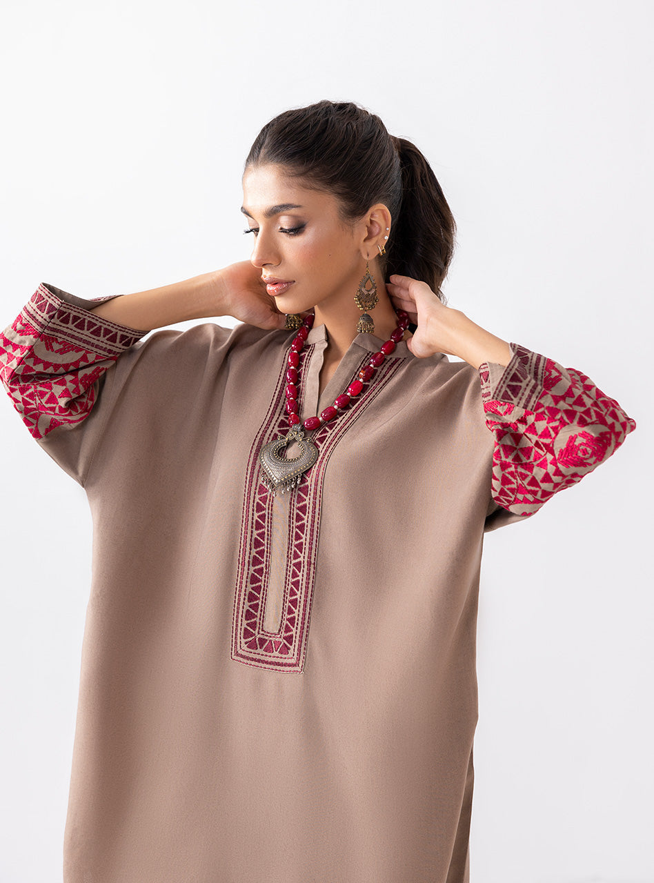 Zainab Chottani | Aara Casual Pret | Sandy Beige M Rosy Brown Ecovero Viscose