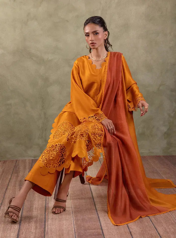 Zainab Chottani | Eid Edit 24 | Burning Amber - Pakistani Designer Dress - by Zainab Chottani | Type: Formal - 100% Original at Saira Sultan