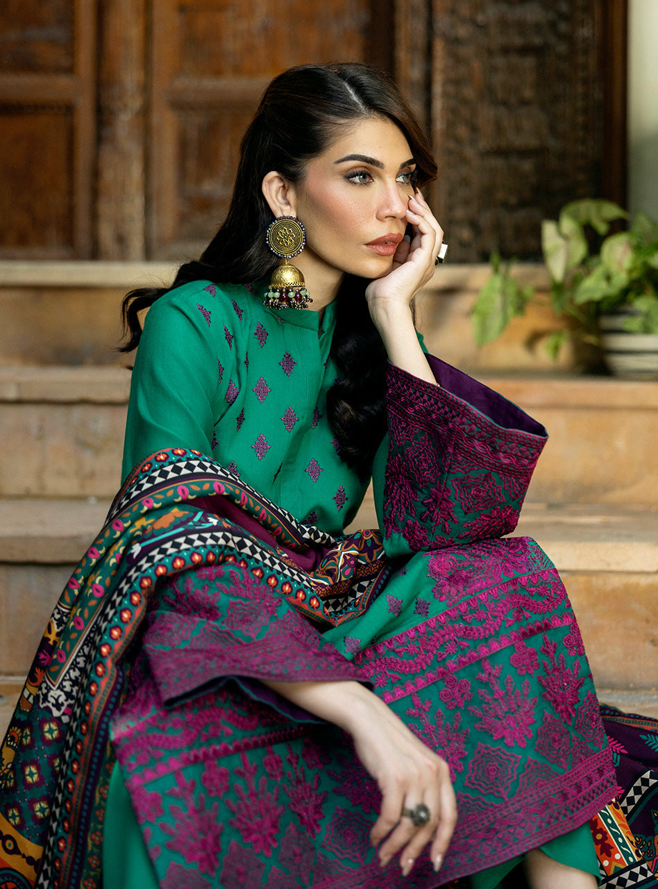 Zainab Chottani | Winter Shawls 24 | Esha XL Emerald Green Herringbone