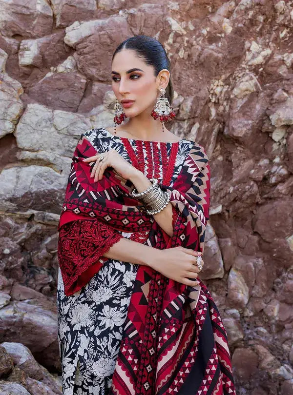 Zainab Chottani | Winter Shawls | Asna - Pakistani Designer Dress - by Zainab Chottani | Type: Luxury - 100% Original at Saira Sultan