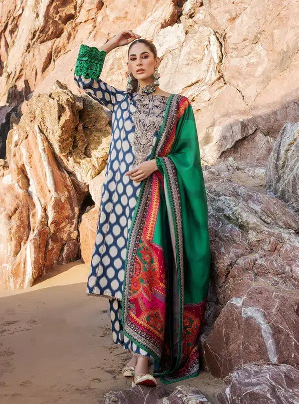 Zainab Chottani | Winter Shawls | Kiara - Pakistani Designer Dress - by Zainab Chottani | Type: Luxury - 100% Original at Saira Sultan