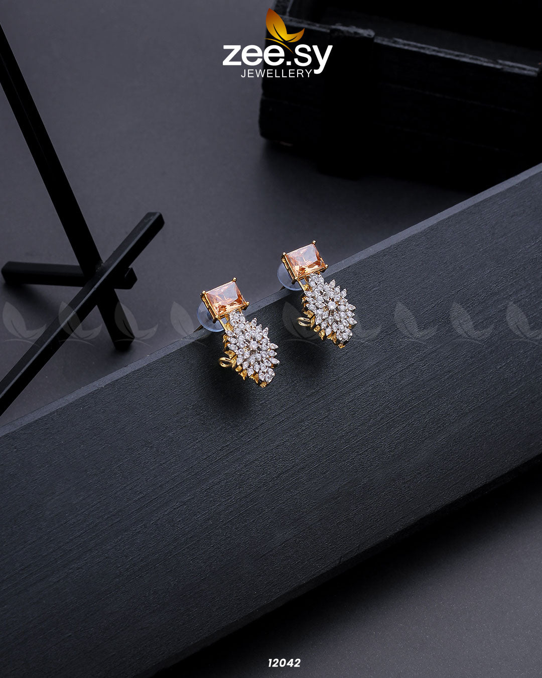 Zircon Cluster Earrings Champagne