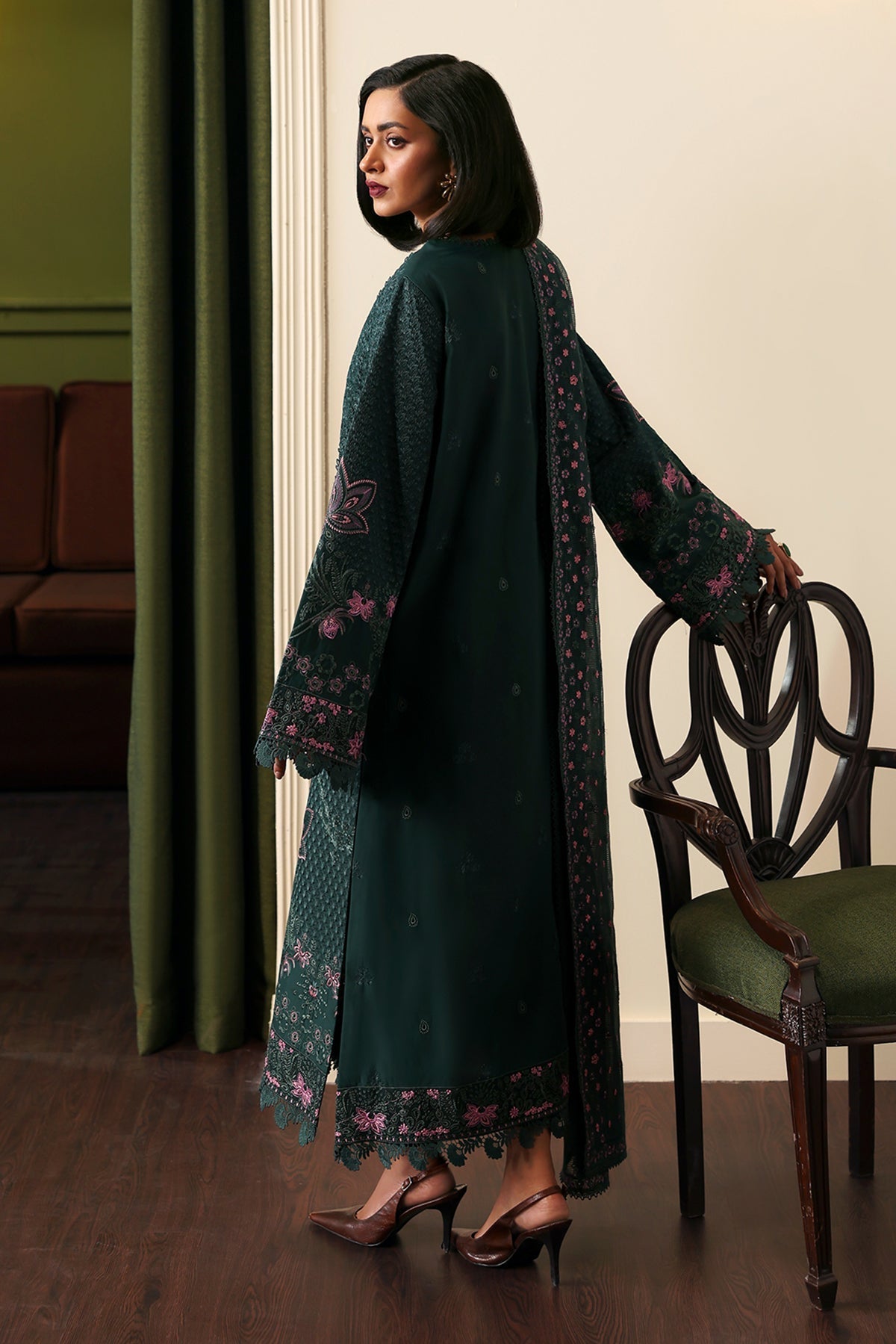 Afrozeh | Rhythm RTW | Aurun S Bottle Green Lawn