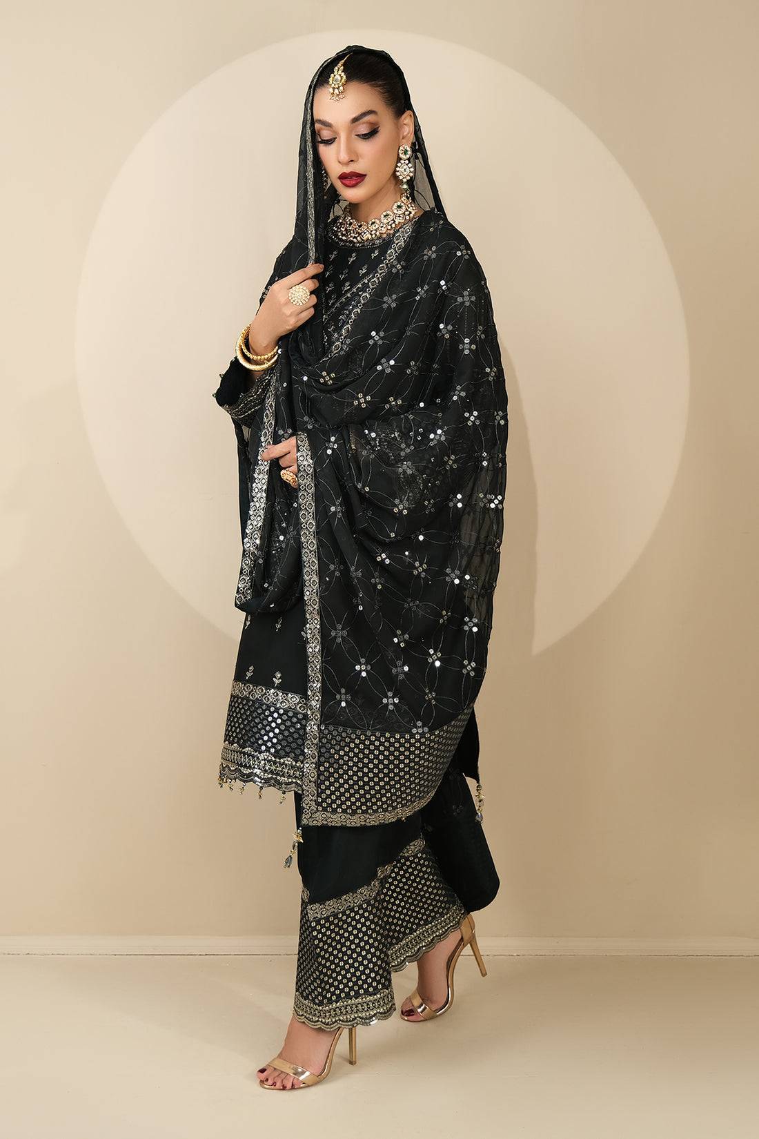 Alizeh | Formals Collection | MINERVA UF-V03D04 - Pakistani Designer Dress - by Alizeh | Type: Formal - 100% Original at Saira Sultan