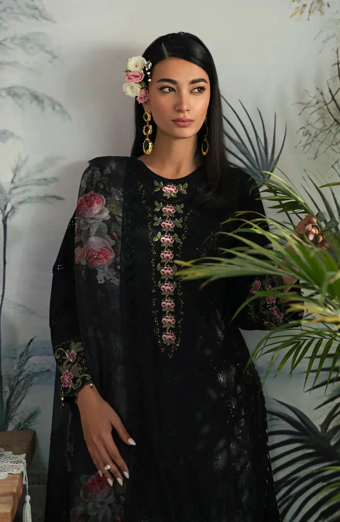 Emaan Adeel | Ayra Luxury Lawn 24 | AR-05 - Pakistani Designer Dress - by Emaan Adeel | Type: Luxury - 100% Original at Saira Sultan