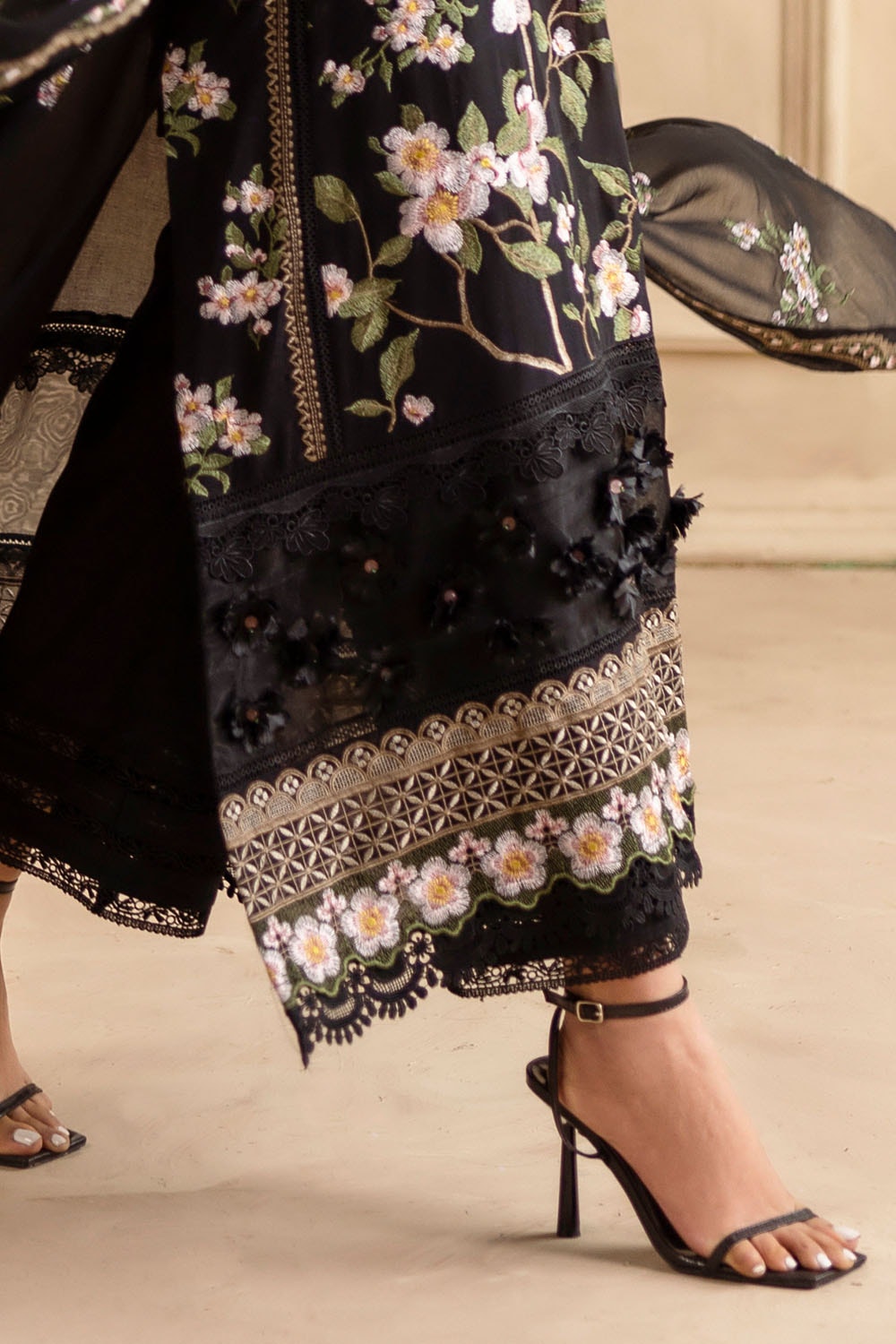 Gul Ahmed | Festive Eid 25 | LSV-52008 XL Black Swiss