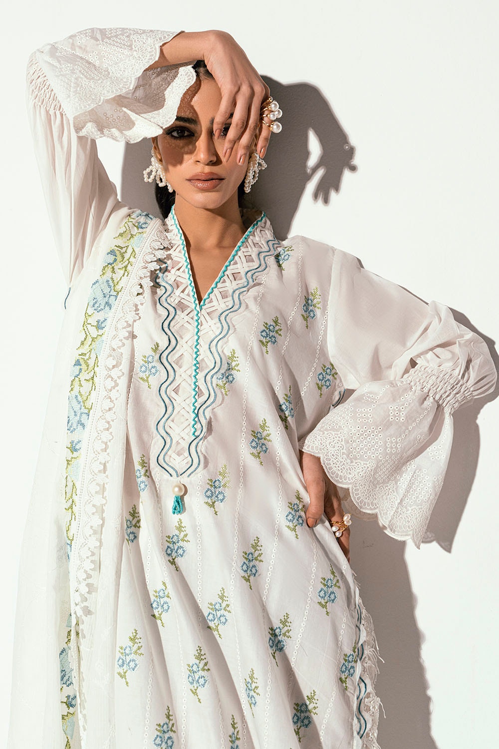 Gul Ahmed | Gul Nilofer 25 | DN-52032 XL Ivory Lawn