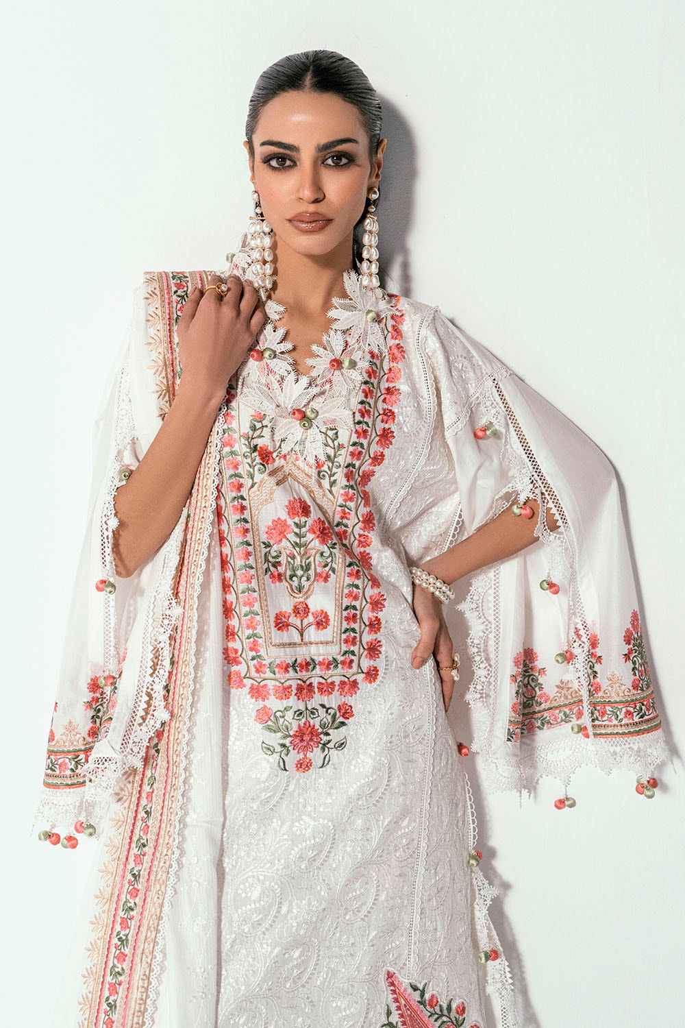 Gul Ahmed | Gul Nilofer 25 | DN-52006 L White Lawn