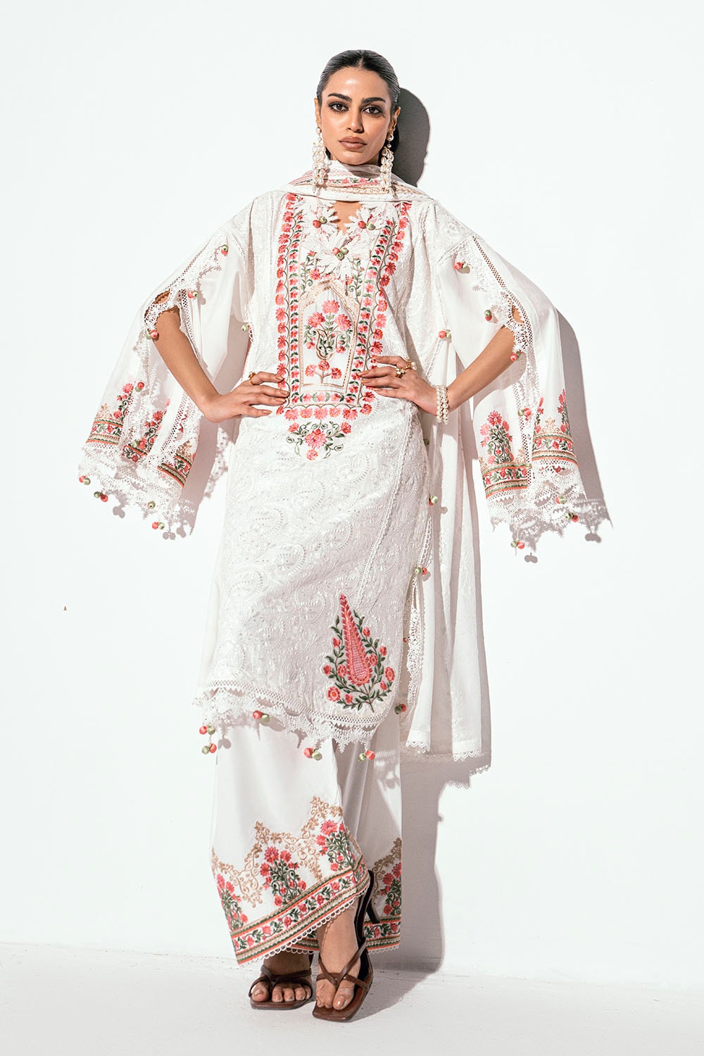 Gul Ahmed | Gul Nilofer 25 | DN-52006 XS White Lawn