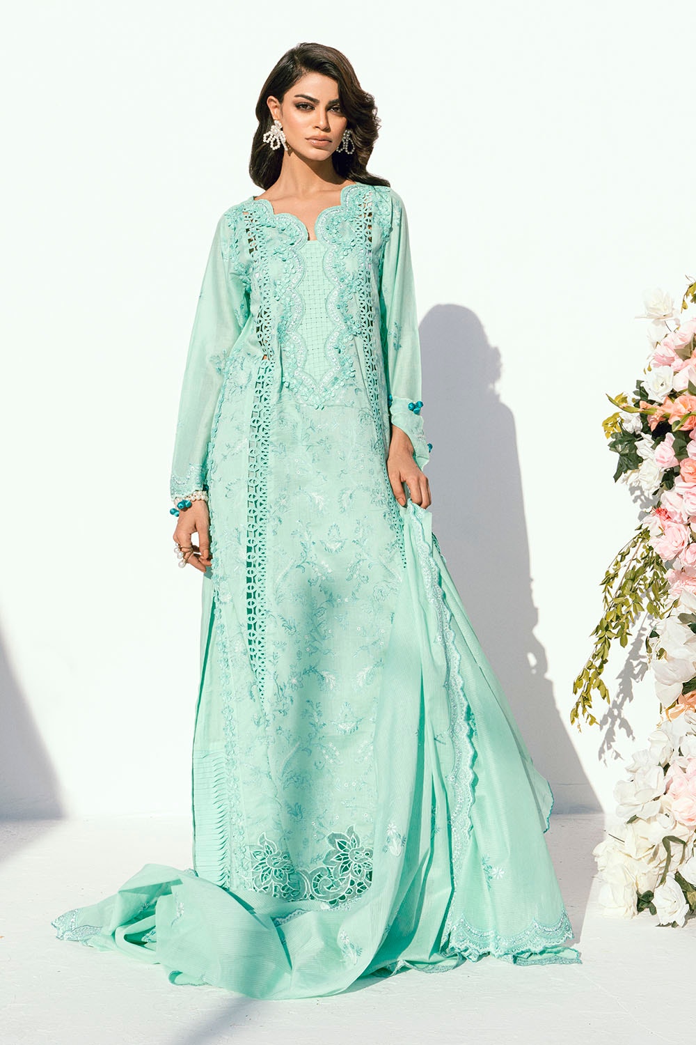 Gul Ahmed | Gul Nilofer 25 | DN-52013 XS Light Ferozi Gray Lawn