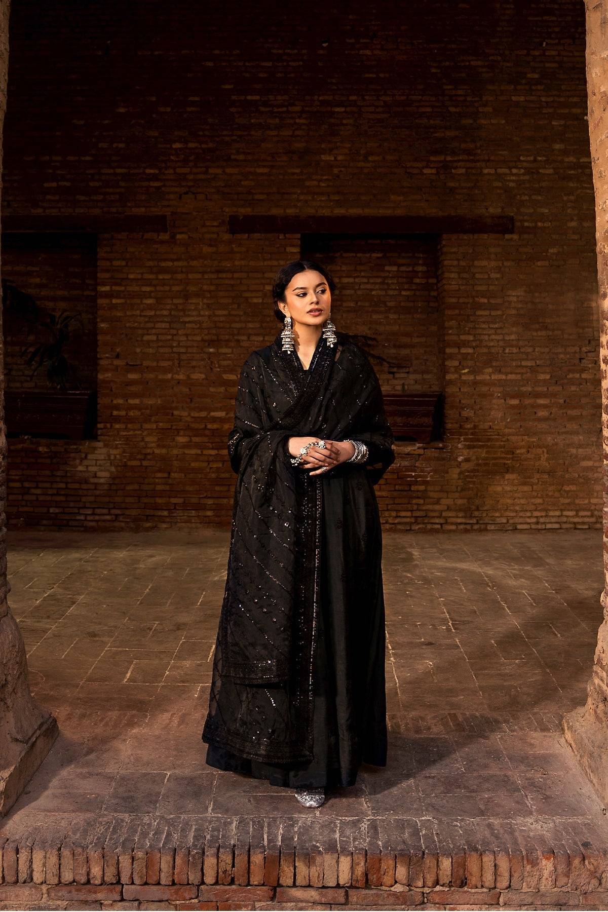 Erum Khan | Shezadian Luxe Formals | Mumtaz - Pakistani Designer Dress - by Erum Khan | Type: Formal - 100% Original at Saira Sultan