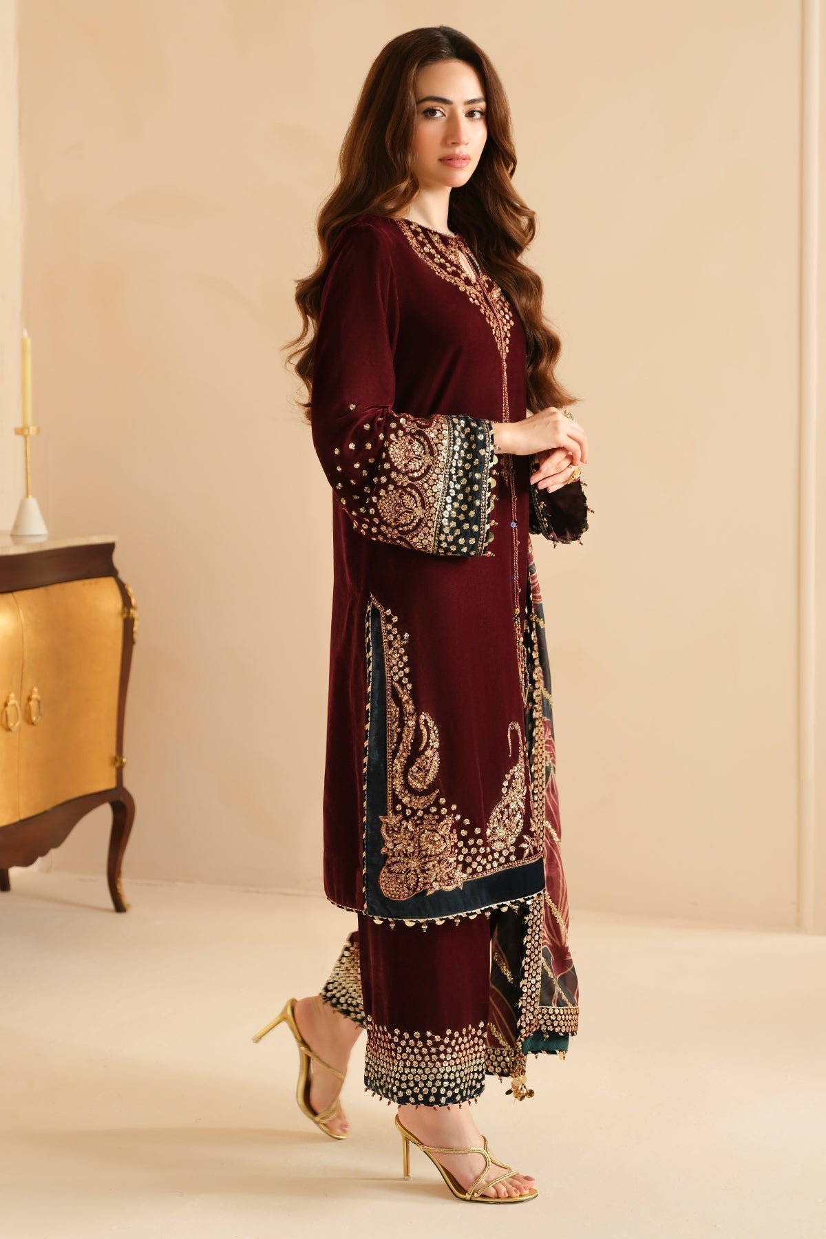 Jazmin | Velvet Edit 24 | Velvet Formal VF-2038 - Pakistani Designer Dress - by Jazmin | Type: Formal - 100% Original at Saira Sultan