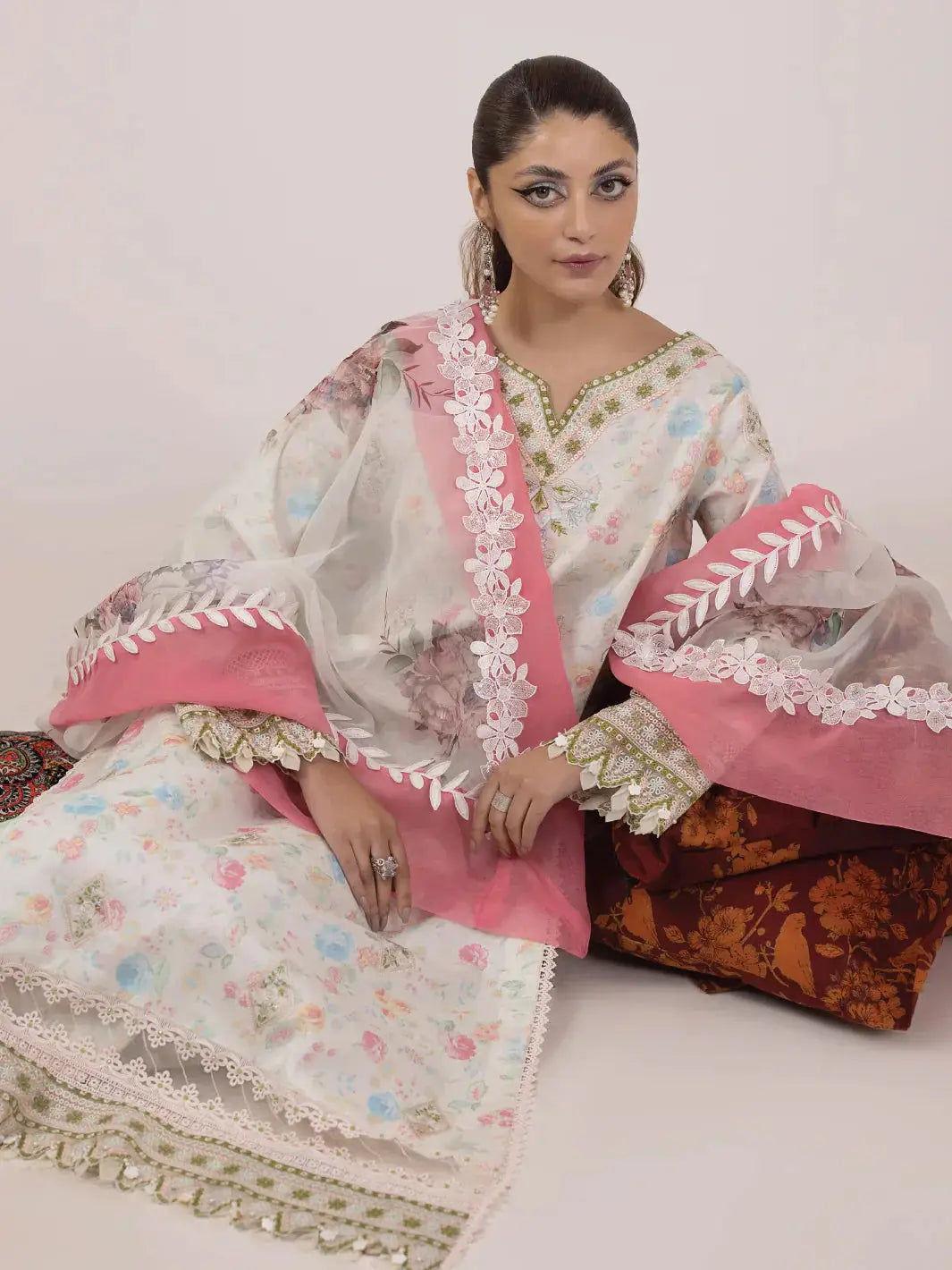 Ittehad | Faiza Faisal Rangeeli Lawn 24 | Nargis - Pakistani Designer Dress - by Ittehad | Type: Luxury - 100% Original at Saira Sultan